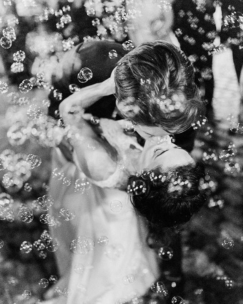 How To Use Bubbles For Weddings